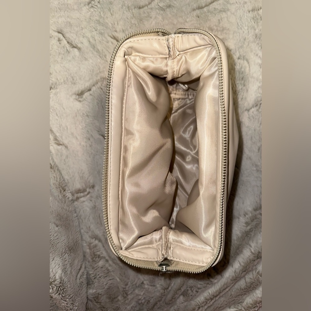 Rose Inc Nude Cream Makeup Bag - Picture 6 of 8